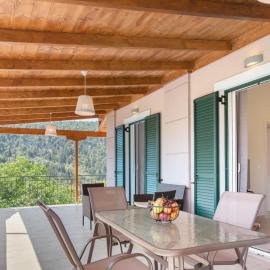 Ameli Apartment , Spacious With Mountain View, Lefkada