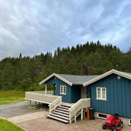 Frittliggende hytte i flott turterreng，位于莫尔德的酒店