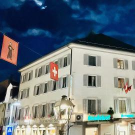 Hotel Stadthof Glarus，位于格拉鲁斯的酒店