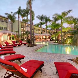 Atrium Hotel Orange County，位于尔湾的酒店