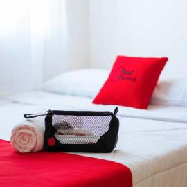 RedDoorz Syariah @ Jatiwangi Guest House 2 Cafe & Resto，位于Jatiwangi的酒店