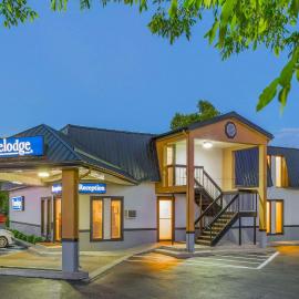 Travelodge by Wyndham Gananoque，位于加纳诺克的酒店
