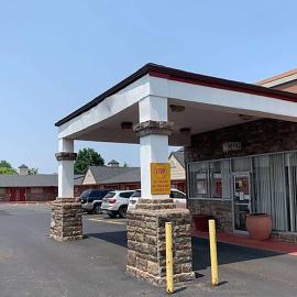 Super 8 by Wyndham Youngstown Girard，位于扬斯敦的酒店
