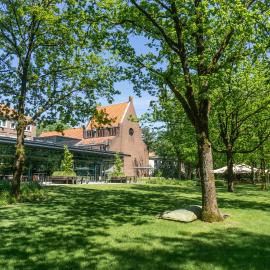 Hotel Kontakt der Kontinenten，位于苏斯特贝赫的酒店
