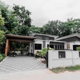 Ying Yang House Sawankhalok，位于Sawankhalok的酒店