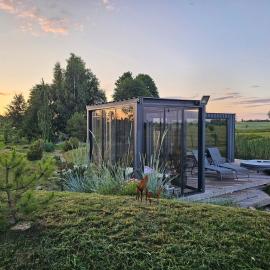 Vaitų Riešutynė - Small shipping container house，位于Antanava的酒店