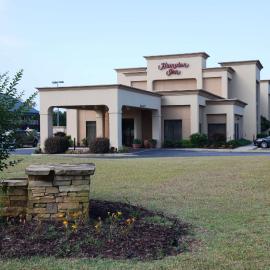 Hampton Inn Americus，位于阿梅里克斯的酒店