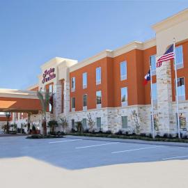 Hampton Inn & Suites Winnie,位于温尼的酒店