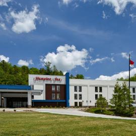Hampton Inn Brevard,位于Pisgah Forest的酒店