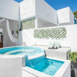 CASA MIKELE by Sarikas - SEA SIDE SUITES and STUDIOS -adults only