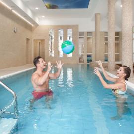 Hotel Cesarskie Ogrody，位于斯维诺乌伊希切的酒店