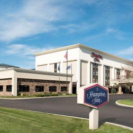 Hampton Inn Columbus/Taylorsville，位于爱丁堡的酒店