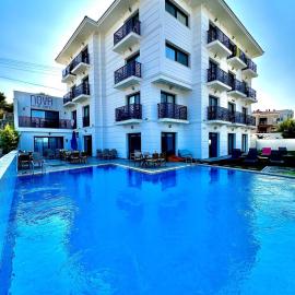 Nova Butik Hotel Çeşme，位于切什梅的酒店
