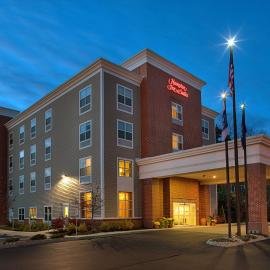 Hampton Inn & Suites Exeter，位于埃克塞特的酒店