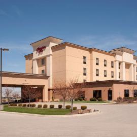 Hampton Inn Macomb，位于马科姆的酒店