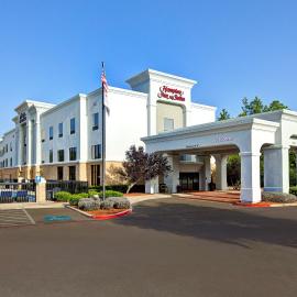 Hampton Inn & Suites Nacogdoches，位于纳科多奇斯的酒店