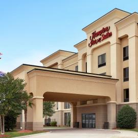 Hampton Inn & Suites Pine Bluff，位于派恩布拉夫的酒店