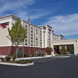 Hampton Inn Raynham-Taunton，位于雷纳姆的酒店