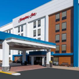 Hampton Inn Salisbury，位于索尔兹伯里的酒店