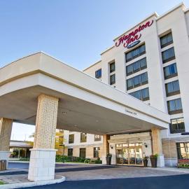 Hampton Inn by Hilton Toronto Airport Corporate Centre,位于多伦多的酒店