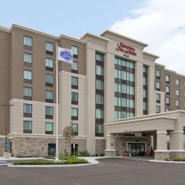 Hampton Inn & Suites by Hilton Toronto Markham，位于马卡姆的酒店