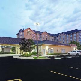 Homewood Suites by Hilton Cambridge-Waterloo, Ontario，位于坎布里奇的酒店