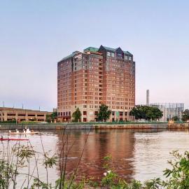 DoubleTree Suites by Hilton Hotel Boston - Cambridge，位于波士顿的酒店