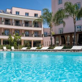 Hotel Isola Sacra Rome Airport，位于菲乌米奇诺的酒店