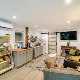 Kitty Hawk Vacation Rental w/ Pool，位于奇蒂豪克的酒店