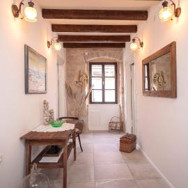 Holiday Home Skala and Kala with hot tubs，位于Pitve的酒店