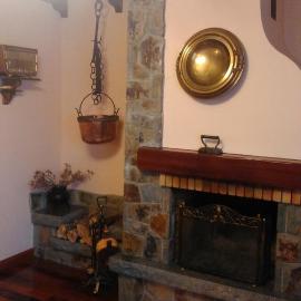 Casa Rural La Huerta，位于里亚尼奥的酒店