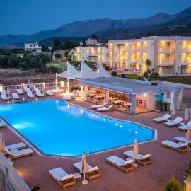 Notos Heights Hotel & Suites，位于玛利亚的酒店