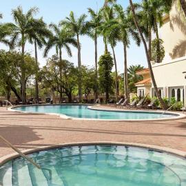 Embassy Suites by Hilton Miami International Airport，位于迈阿密的酒店
