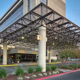 Hilton Sacramento Arden West，位于萨克拉门托的酒店