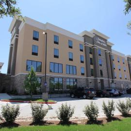 Hampton Inn & Suites Dallas Market Center,位于达拉斯的酒店