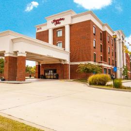 Hampton Inn Hernando, MS，位于赫尔南多的酒店