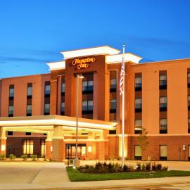 Hampton Inn Lincoln Airport, Ne,位于林垦的酒店