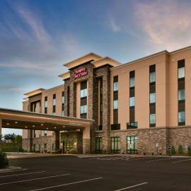 Hampton Inn & Suites-Hudson Wisconsin，位于哈德森的酒店