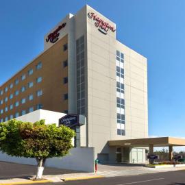 Hampton Inn by Hilton Irapuato,位于伊拉普阿托的酒店
