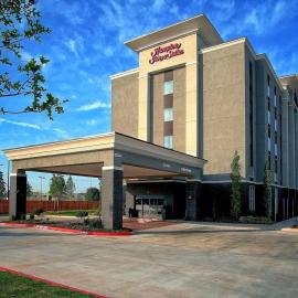 Hampton Inn & Suites-Moore，位于摩尔的酒店