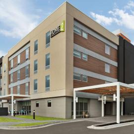 Home2 Suites By Hilton Brooklyn Park Minneapolis，位于布鲁克林帕克的酒店