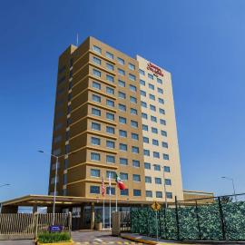 Hampton Inn & Suites By Hilton Puebla，位于普埃布拉的酒店
