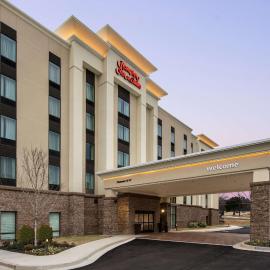 Hampton Inn & Suites Snellville Atlanta Ne，位于斯内尔维尔的酒店