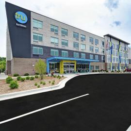 Tru By Hilton Grand Rapids Airport,位于肯特伍德的酒店
