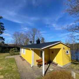Ferienhaus am See，位于Häradsbo的酒店