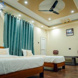 Hotel Happy Home，位于拜拉哈瓦的酒店