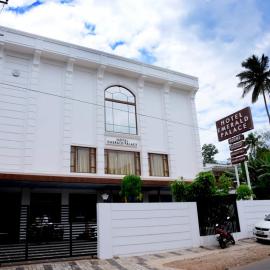 HOTEL EMERALD PALACE，位于Kottiyam的酒店