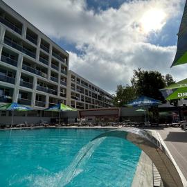 Hotel Agora，位于尼普顿的酒店