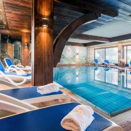 Hotel Krone Igelsberg，位于弗罗伊登施塔特的酒店