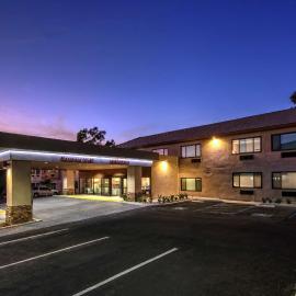 Hampton by Hilton Encinitas-Cardiff Encinitas, CA near Del Mar，位于恩西尼塔斯的酒店